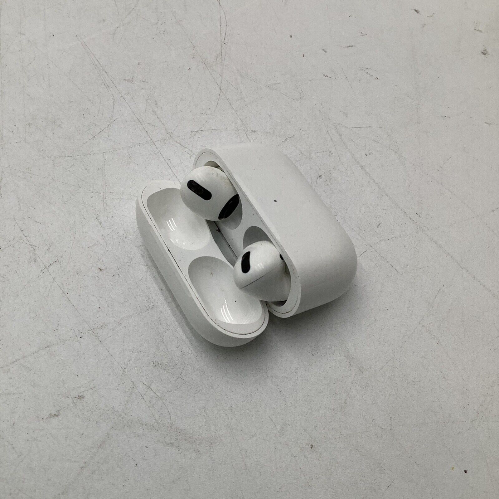 Apple AirPods Pro With Wireless Charging Case White Color [DNC]