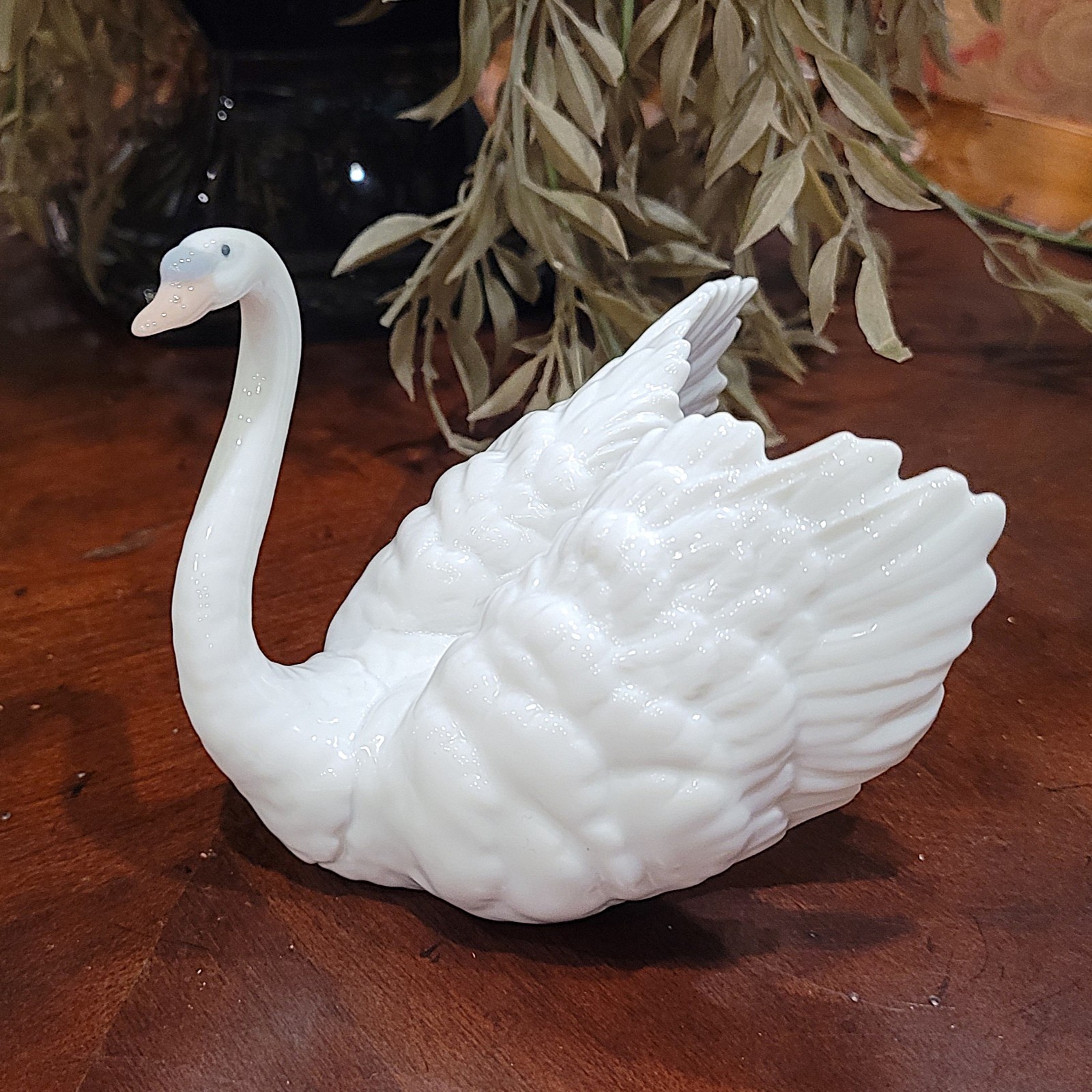 LLadro White Swan Figurine #6175 Retired