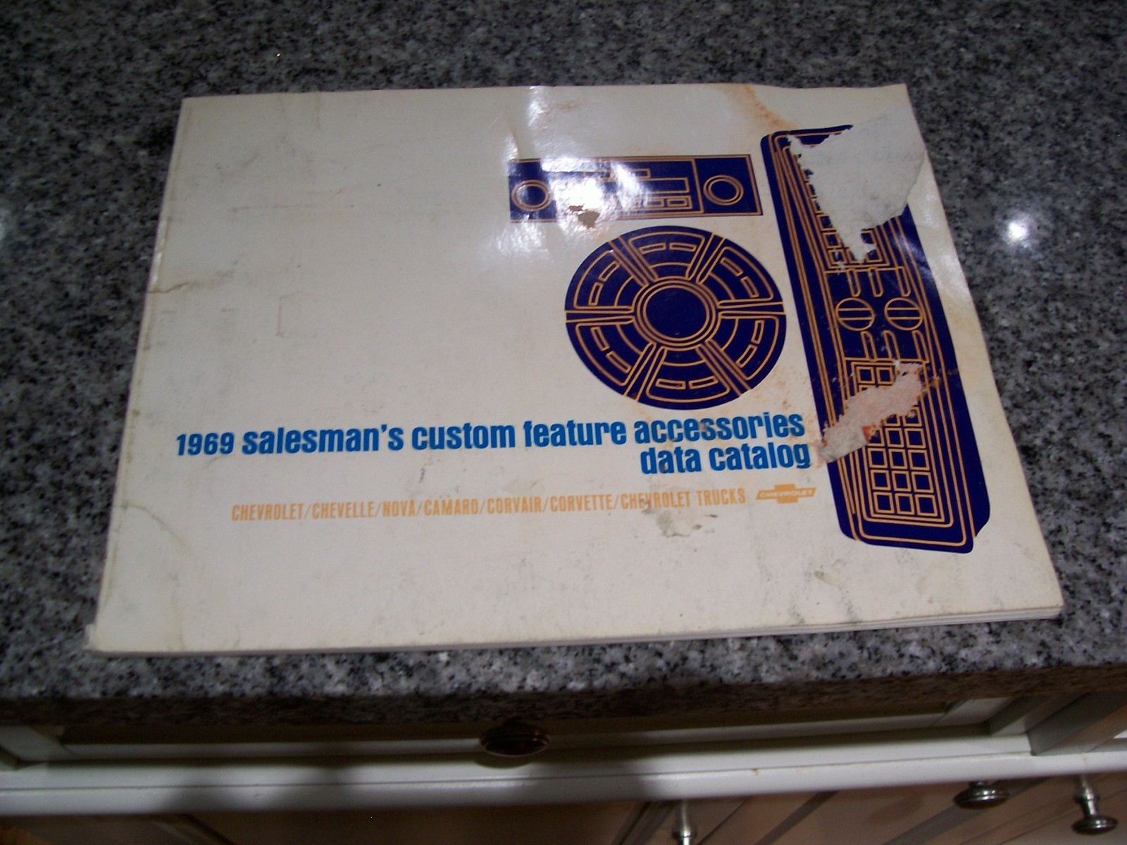1969 Chevrolet Car & Truck Salesmans Custom Feature Accessories Data Catalog