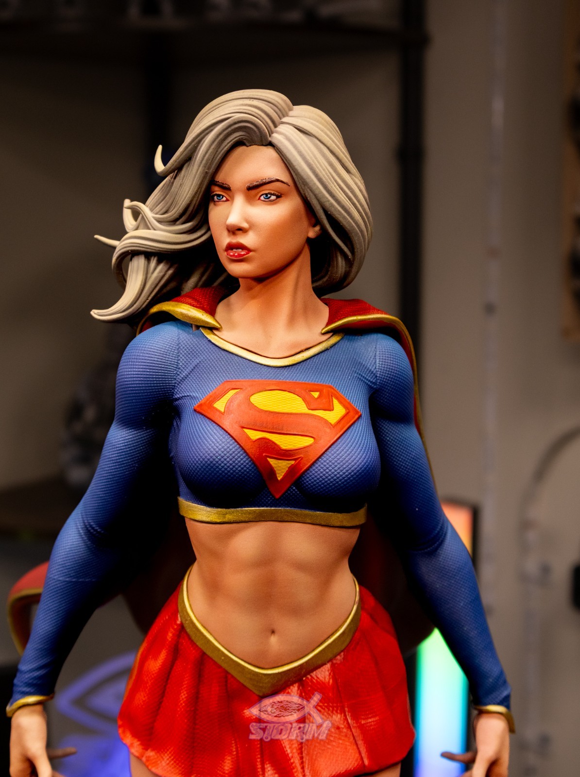 Supergirl Resin Figure Pro Painted 1/6 Scale + Signed COA