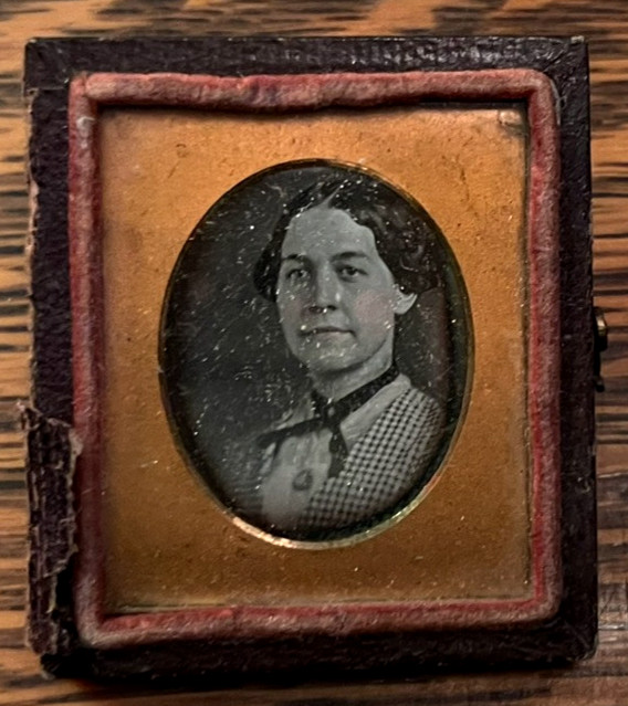 ANTIQUE 1850'S PHOTO WITH ORIGINAL 2X1-3/4