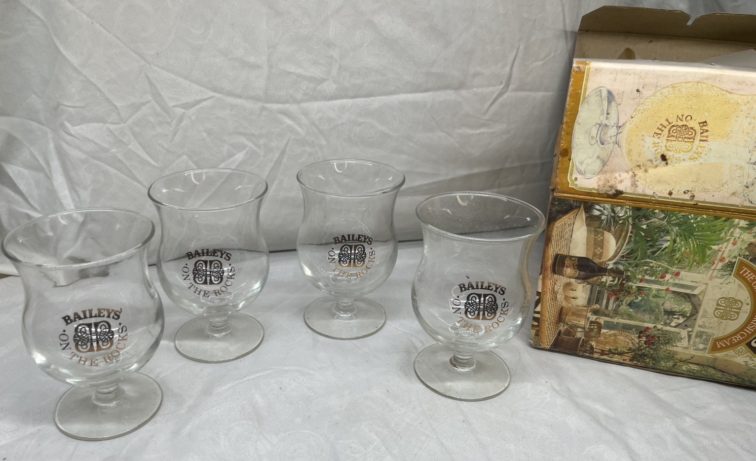 Vintage Baileys Irish Cream Stem Shot Glasses Set of 4 Gold Logo Original Box