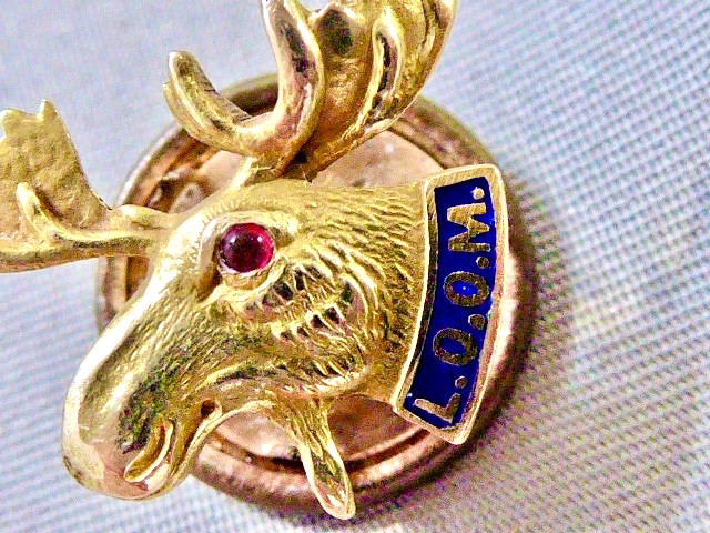 VINTAGE SOLID 10K YELLOW GOLD LOOM ROYAL ORDER OF MOOSE LODGE RED EYE LAPEL PIN VINTAGE SOLID 10K YELLOW GOLD LOOM ROYAL ORDER OF MOOSE LODGE RED EYE LAPEL PIN