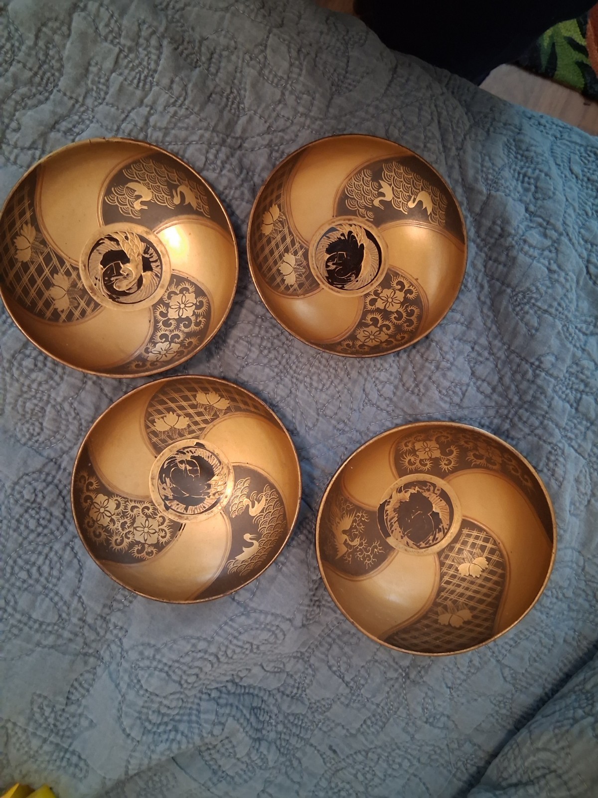 Set Of 4 Japanese Lacquer Ware Bowls Hand Painted Black And Gilded Gold Set Of 4 Japanese Lacquer Ware Bowls Hand Painted Black And Gilded Gold