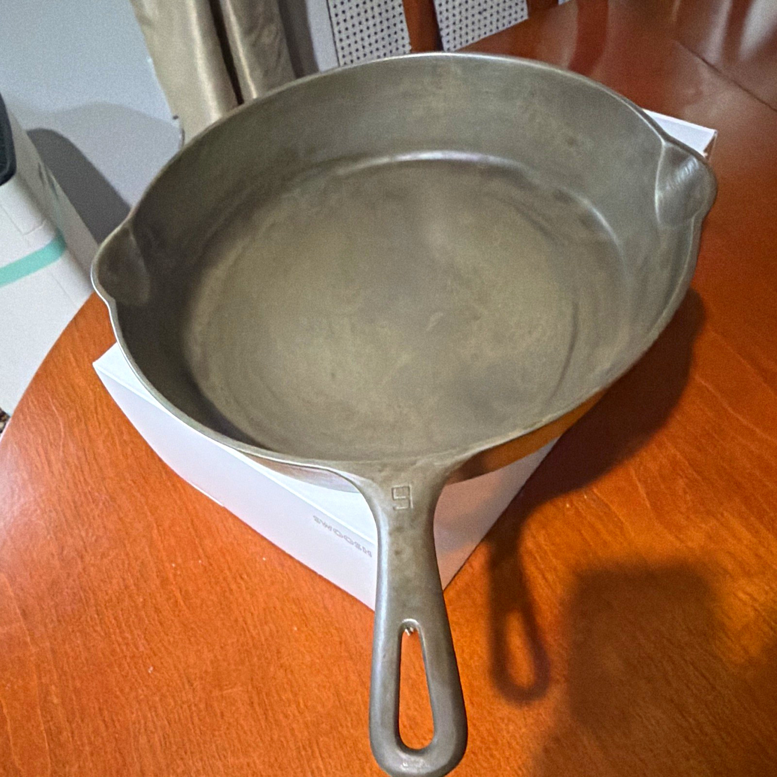 Griswold No. 9 Cast Iron Frying Pan Skillet, Long Handle, Pour Spout Griswold No. 9 Cast Iron Frying Pan Skillet, Long Handle, Pour Spout