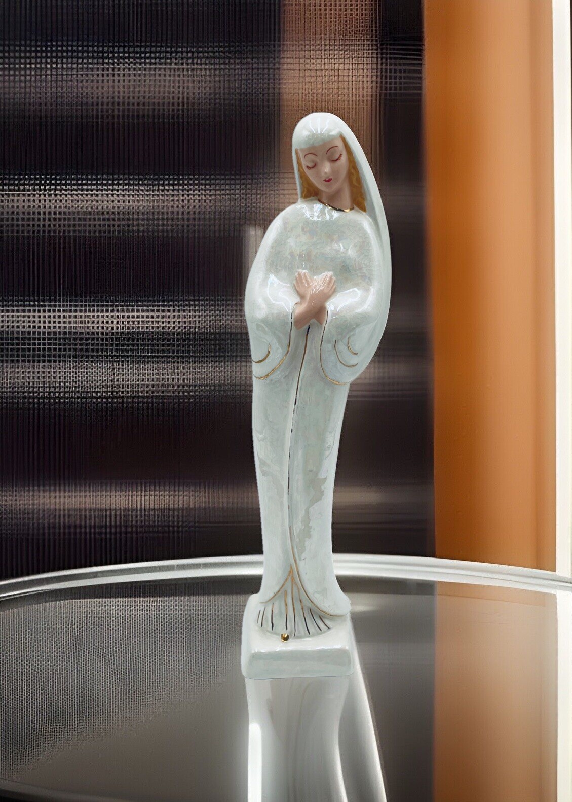 VTG Ceramic Madonna Praying Blessed Statue Figurine Sleek Stylized Opalescent