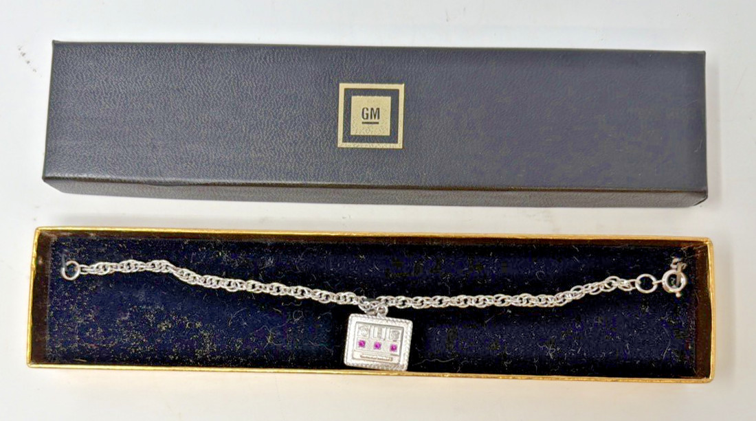 Vintage GM Buick Oldsmobile Cadillac 10 Year Service Charm Bracelet 1/20 12K GF Vintage GM Buick Oldsmobile Cadillac 10 Year Service Charm Bracelet 1/20 12K GF