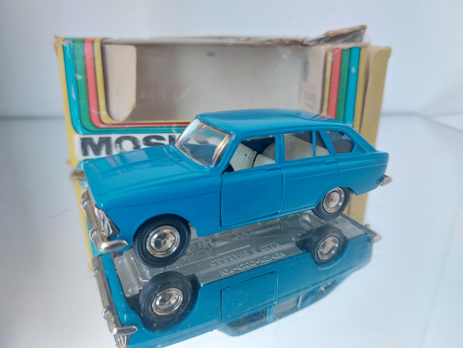 Moskvitch IZ 1500 Kombi A12 In Blue USSR CCCP 1:43 in Box Near Mint