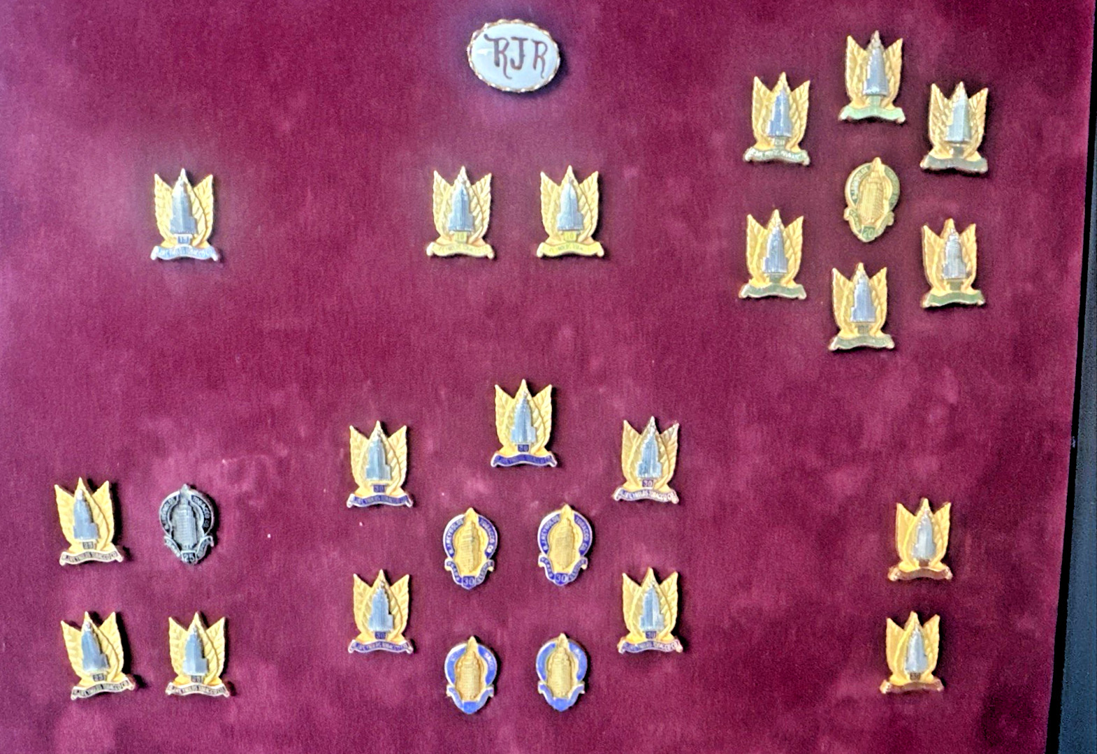 R J Reynolds 25 service pins Different Years Collection R J Reynolds 25 service pins Different Years Collection