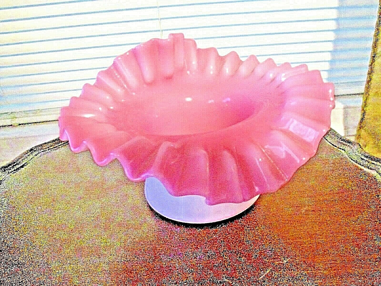 FENTON PEACH BLOW TULIP VASE/HAT,VINTAGE,6\ FENTON PEACH BLOW TULIP VASE/HAT,VINTAGE,6\