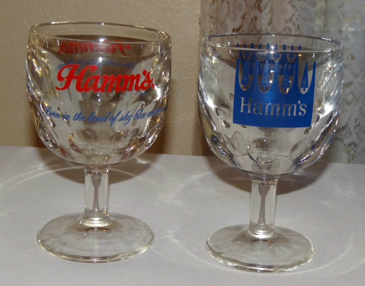 VTG Hamm\'s Beer Goblet Glass Stem Thumb Print CHEATER CHRISTMAS PINE TREE blue