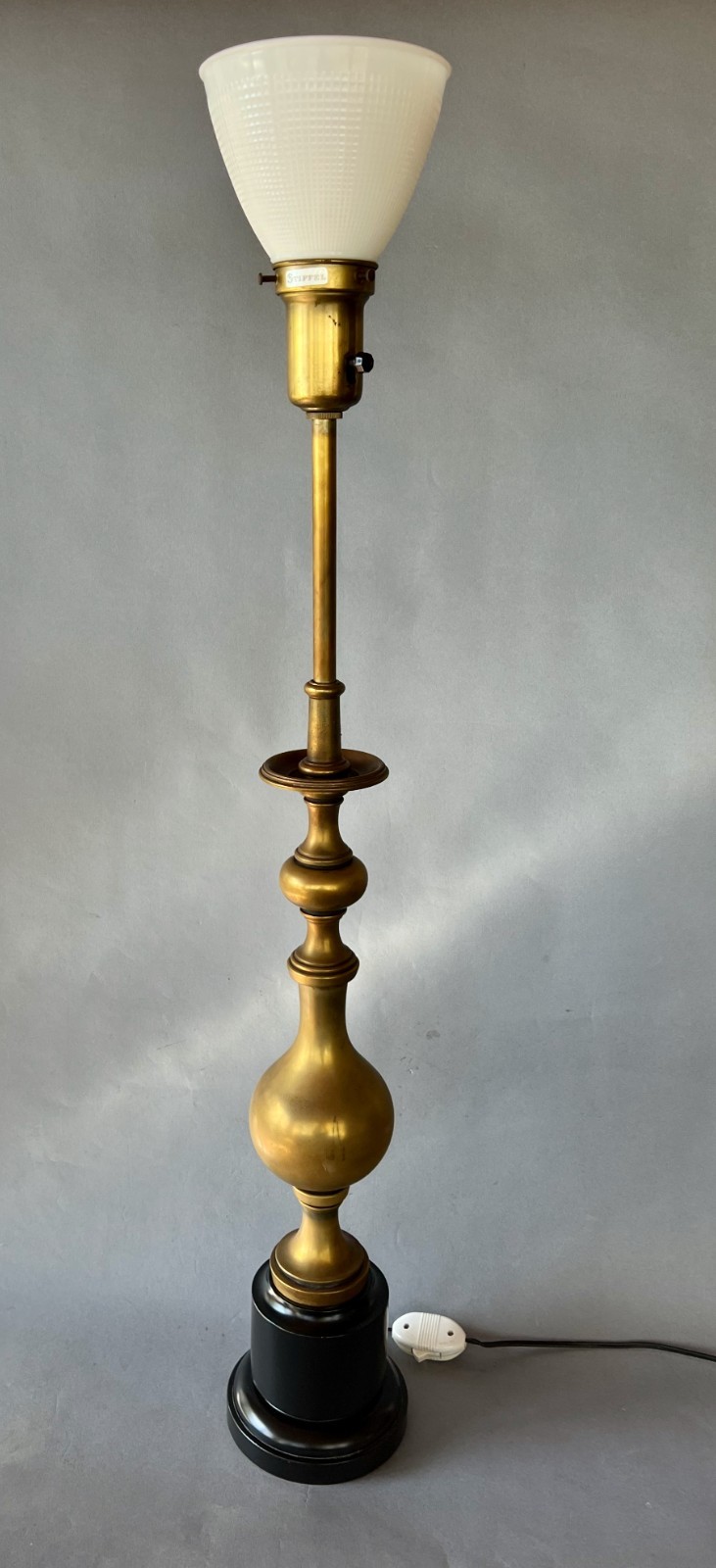 Vintage MCM Stiffel Tall Gold Black Metal Lamp Hollywood Regency Vintage MCM Stiffel Tall Gold Black Metal Lamp Hollywood Regency