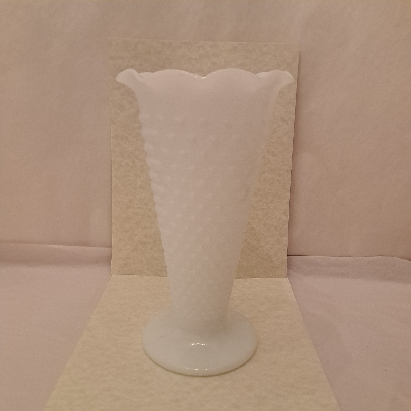Vtg Anchor Hocking Hobnail Milk Glass Flower Vase w/Scalloped Rim 9 1/2