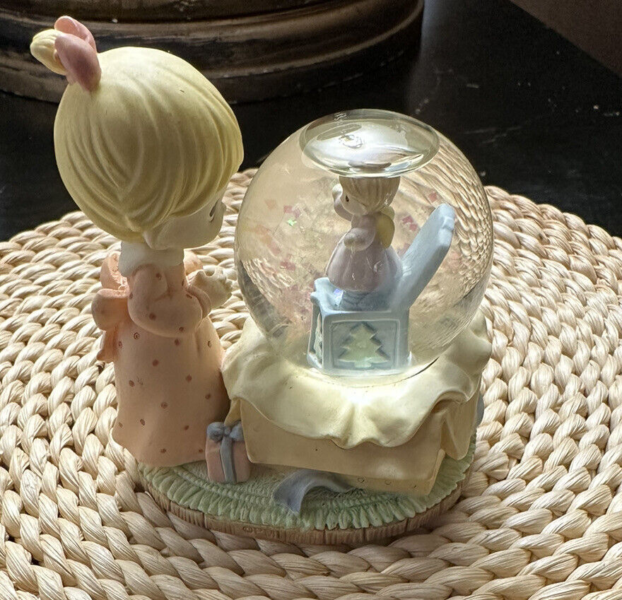 Precious Moments Girl with Gift Mini Water Globe 1998 Enesco