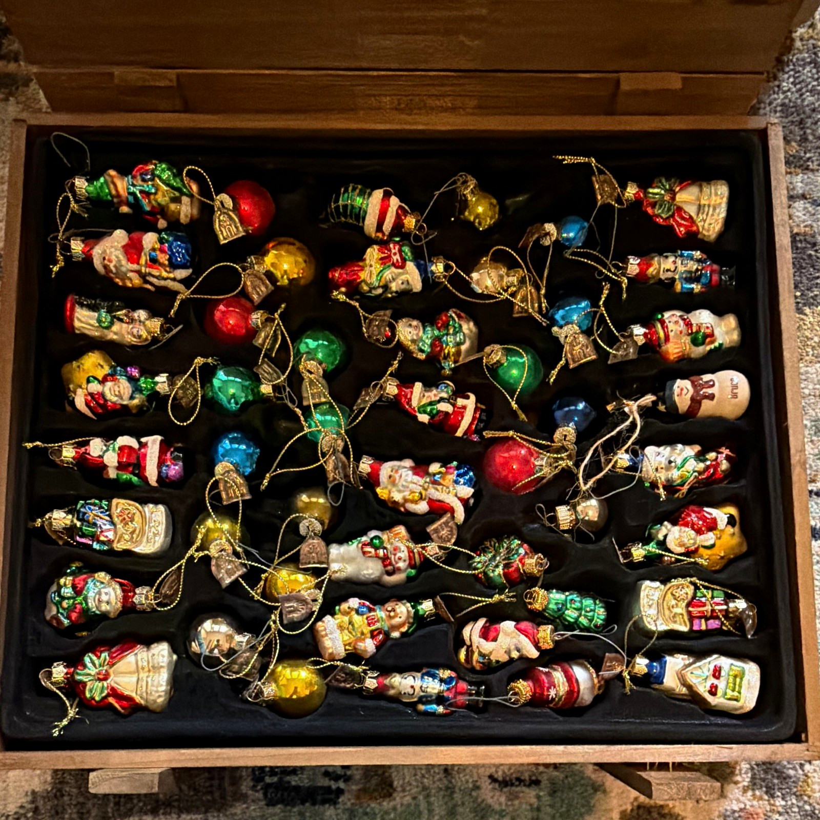 Vintage Thomas Pacconi Classic 2003 Collection Glass Santa Ornaments Wooden Box