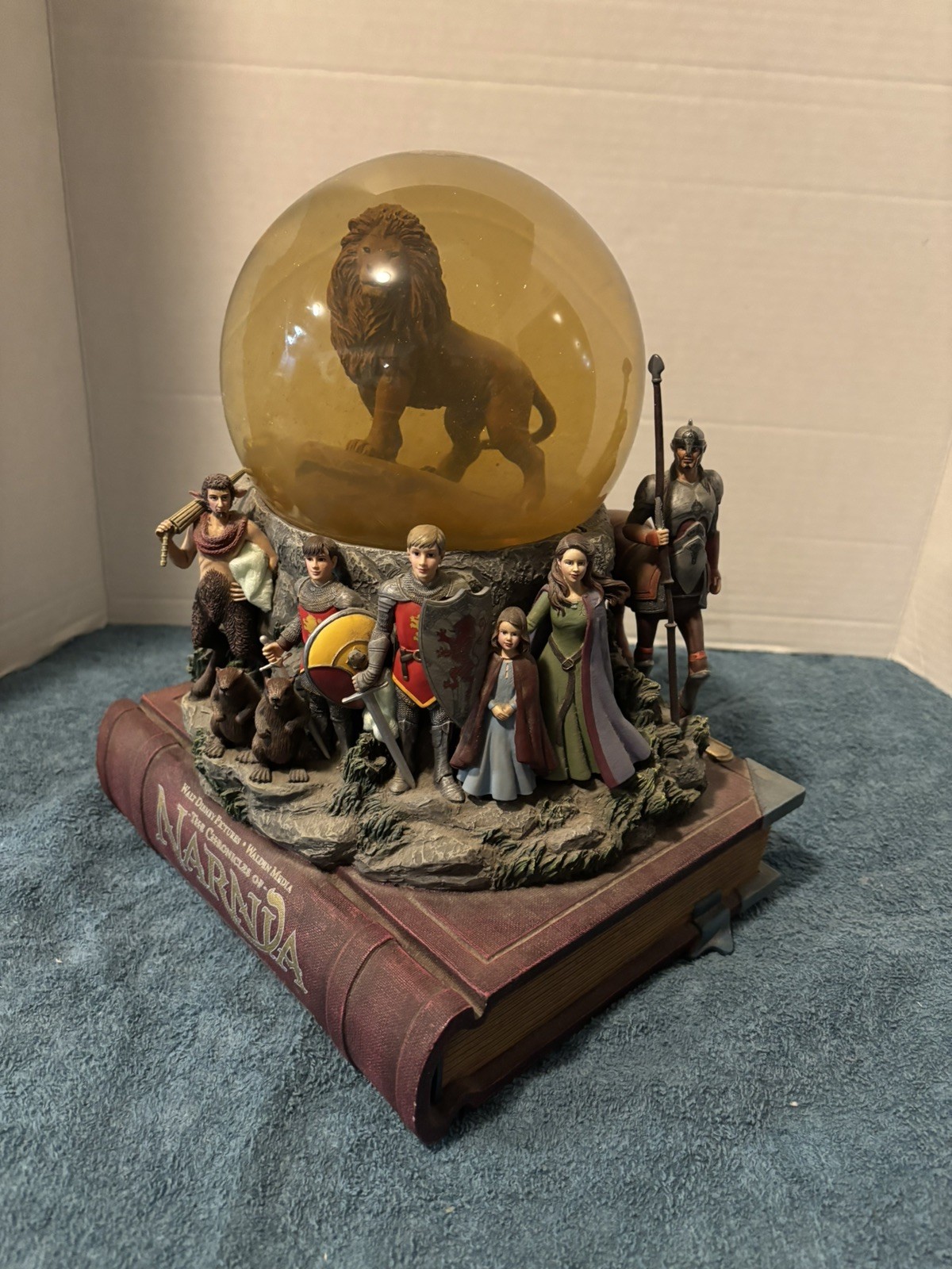 Disney Chronicles Of Narnia Snowglobe