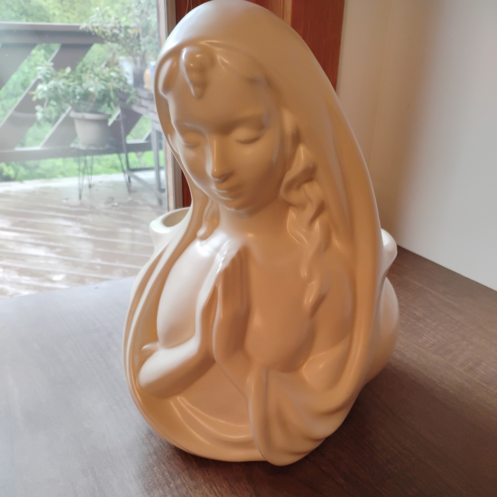 Huge VTG White Royal Haeger Art Pottery Mary Madonna Planter praying Hands 13.5
