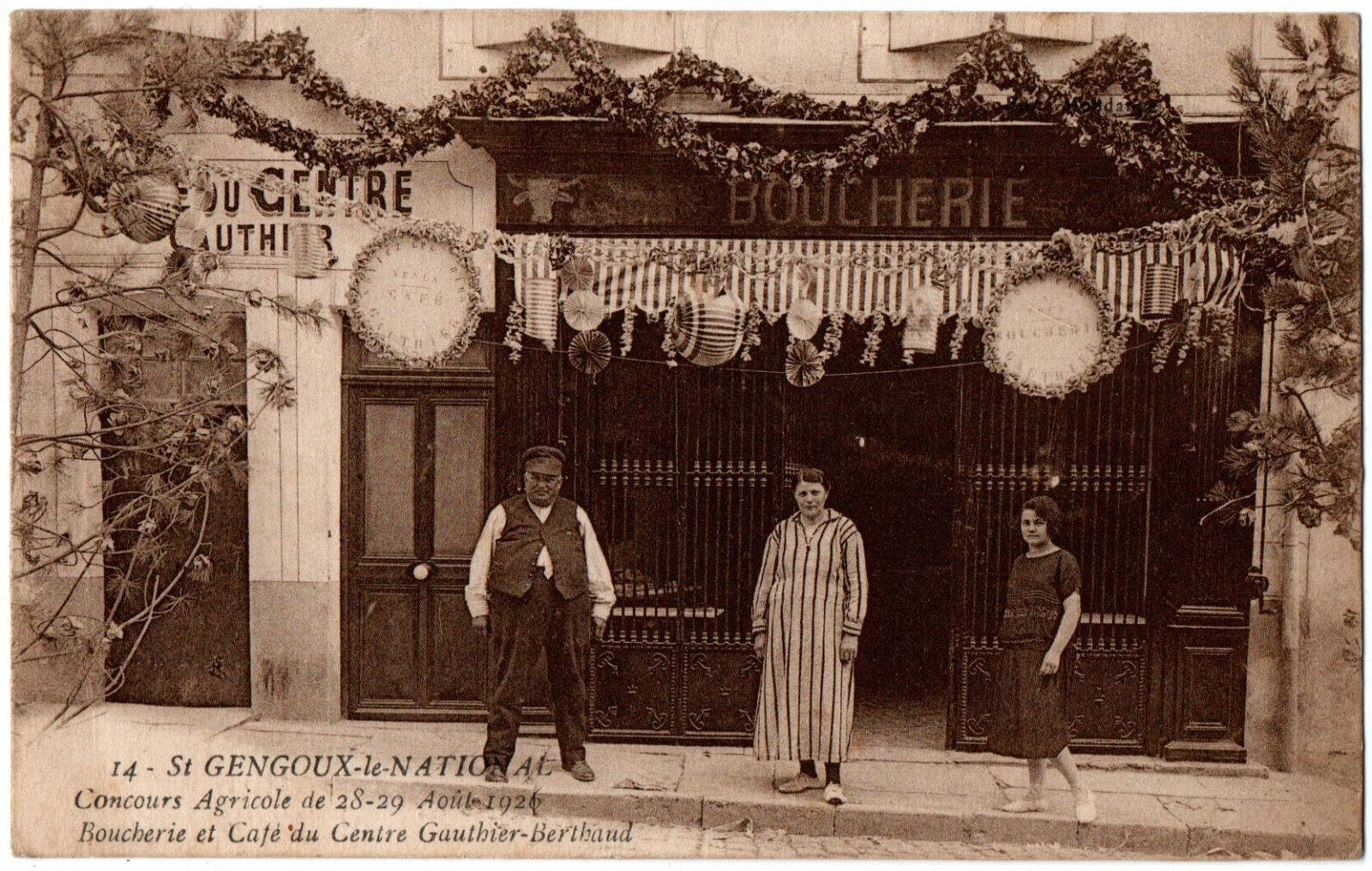 Old postcard 71 - St-Gengoux Le National (S. et L.).Butcherie et Café du Centre, contest