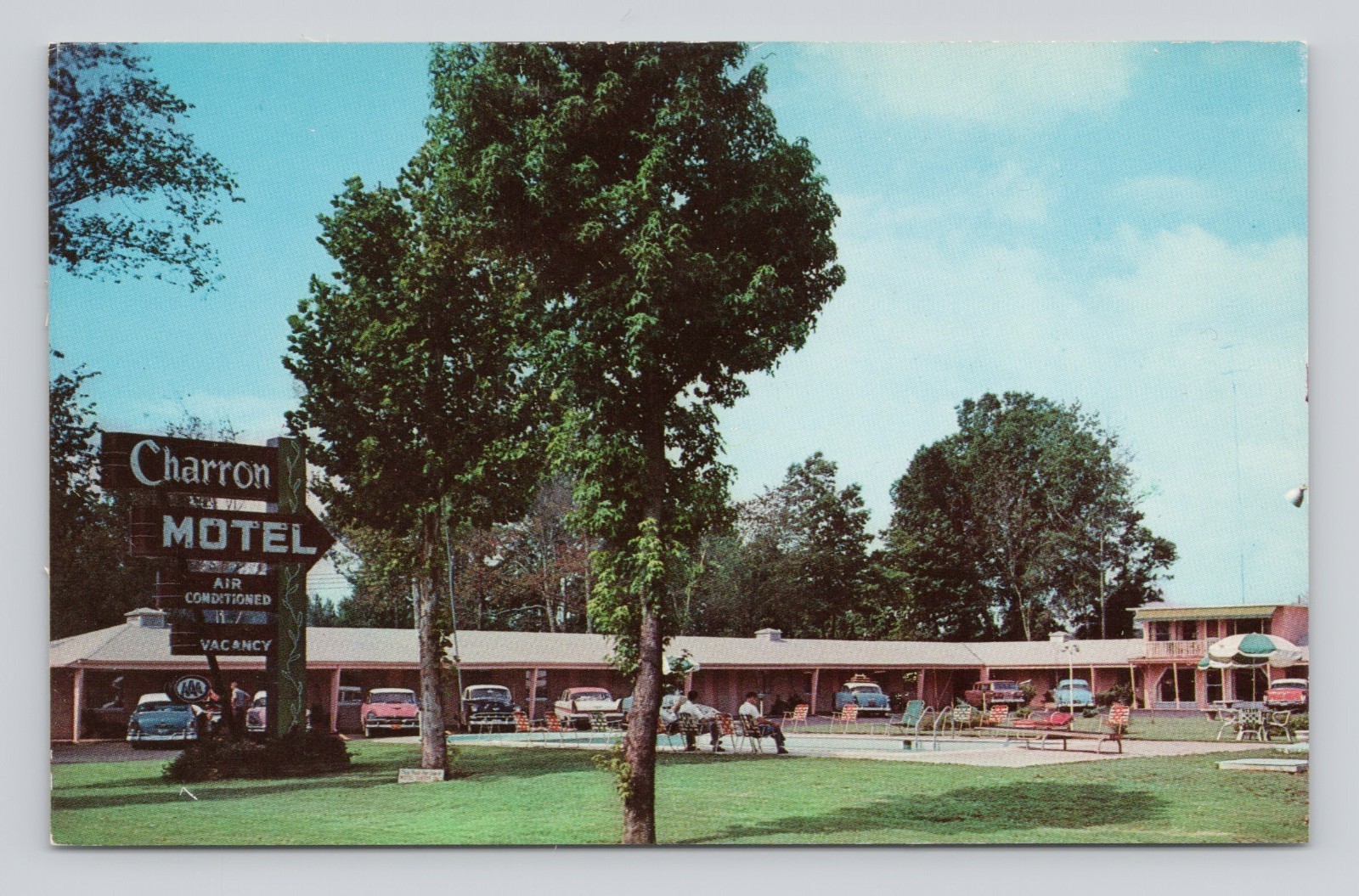 Postcard Huntsville, AL-Alabama, Charron Motel, 1950\'s Cars ~ Unposted Postcard Huntsville, AL-Alabama, Charron Motel, 1950\'s Cars ~ Unposted