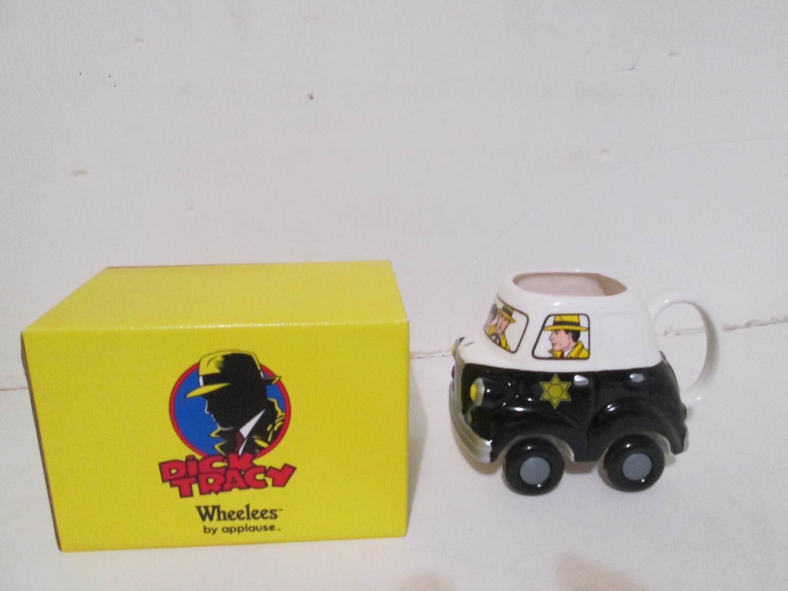 DISNEYANA -1990-APPLAUSE 45409-DICK TRACY -Figural Wheelees Poice car MUG- MIB DISNEYANA -1990-APPLAUSE 45409-DICK TRACY -Figural Wheelees Poice car MUG- MIB