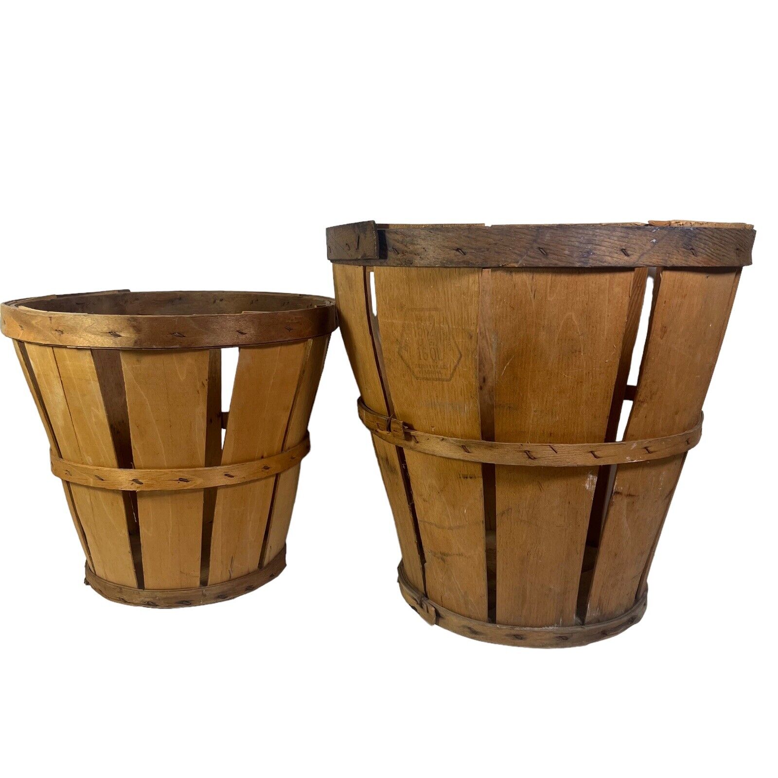 Set 2 Vintage Wood Slat  Apple Produce Baskets Tapered  No Handle 16 & 8 Quarts