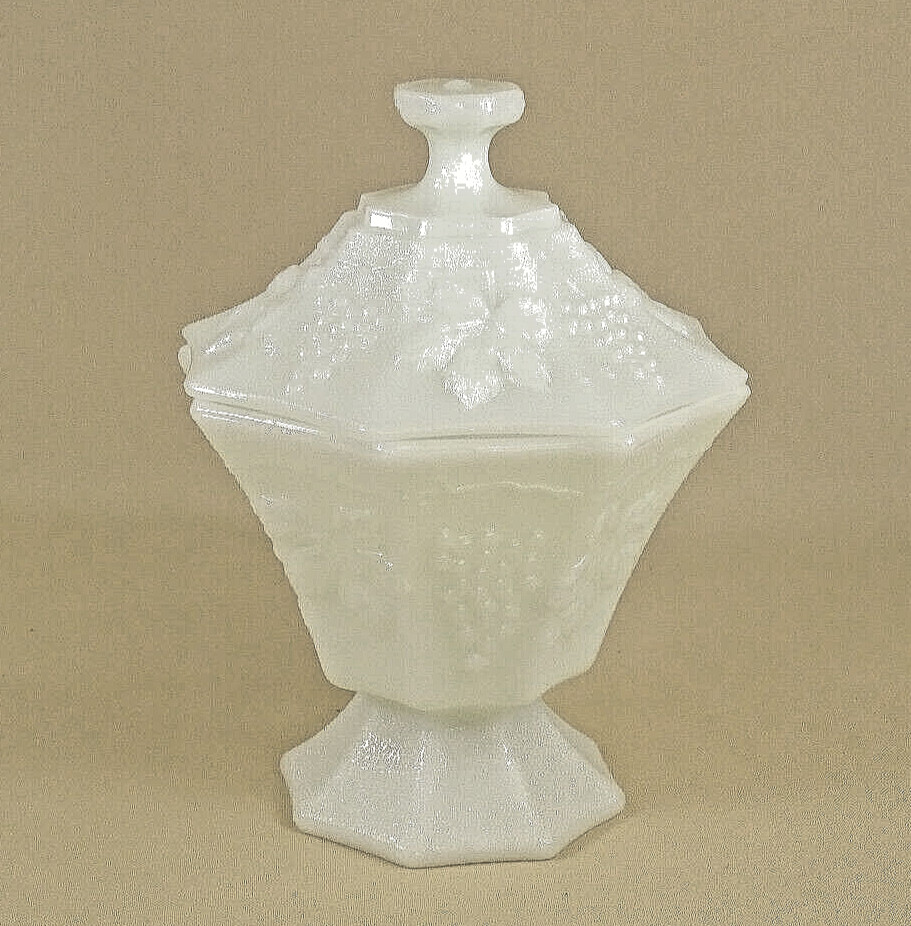 MG05 Anchor Hocking Vintage White Milk Glass Footed Octagon Covered Candy Dish MG05 Anchor Hocking Vintage White Milk Glass Footed Octagon Covered Candy Dish
