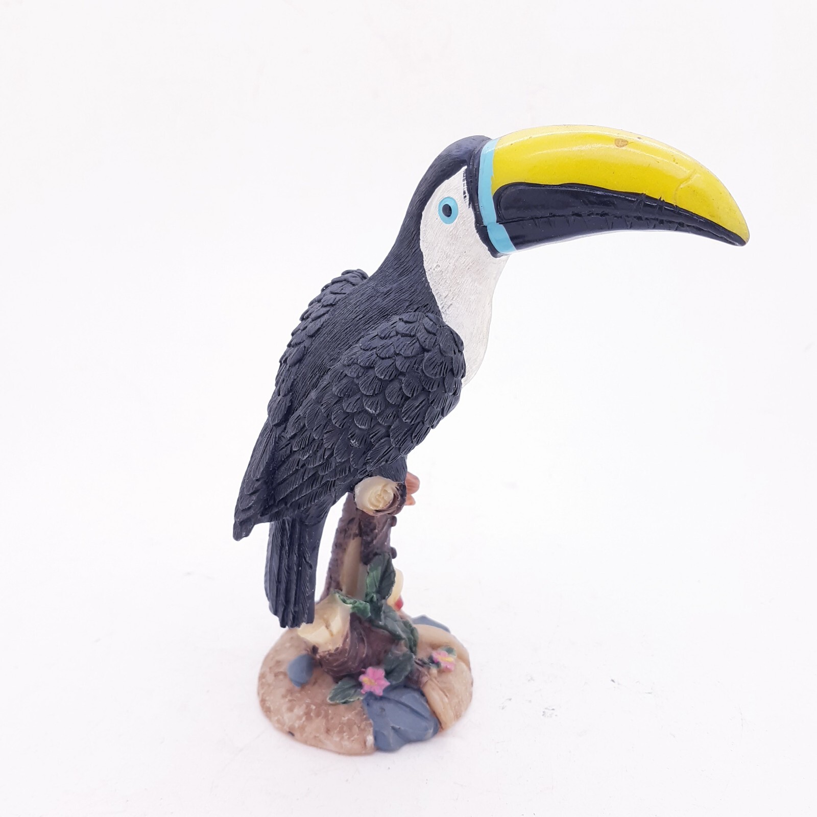 Vintage Resin Toucan Figurines free standing toucan standing in a tree Vintage Resin Toucan Figurines free standing toucan standing in a tree