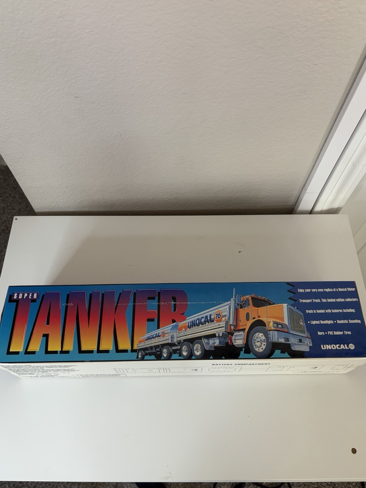 UNOCAL 76 SUPER TANKER CHROME PLASTIC LIMITED EDITION 1995,LIGHTS& SOUNDS.   F