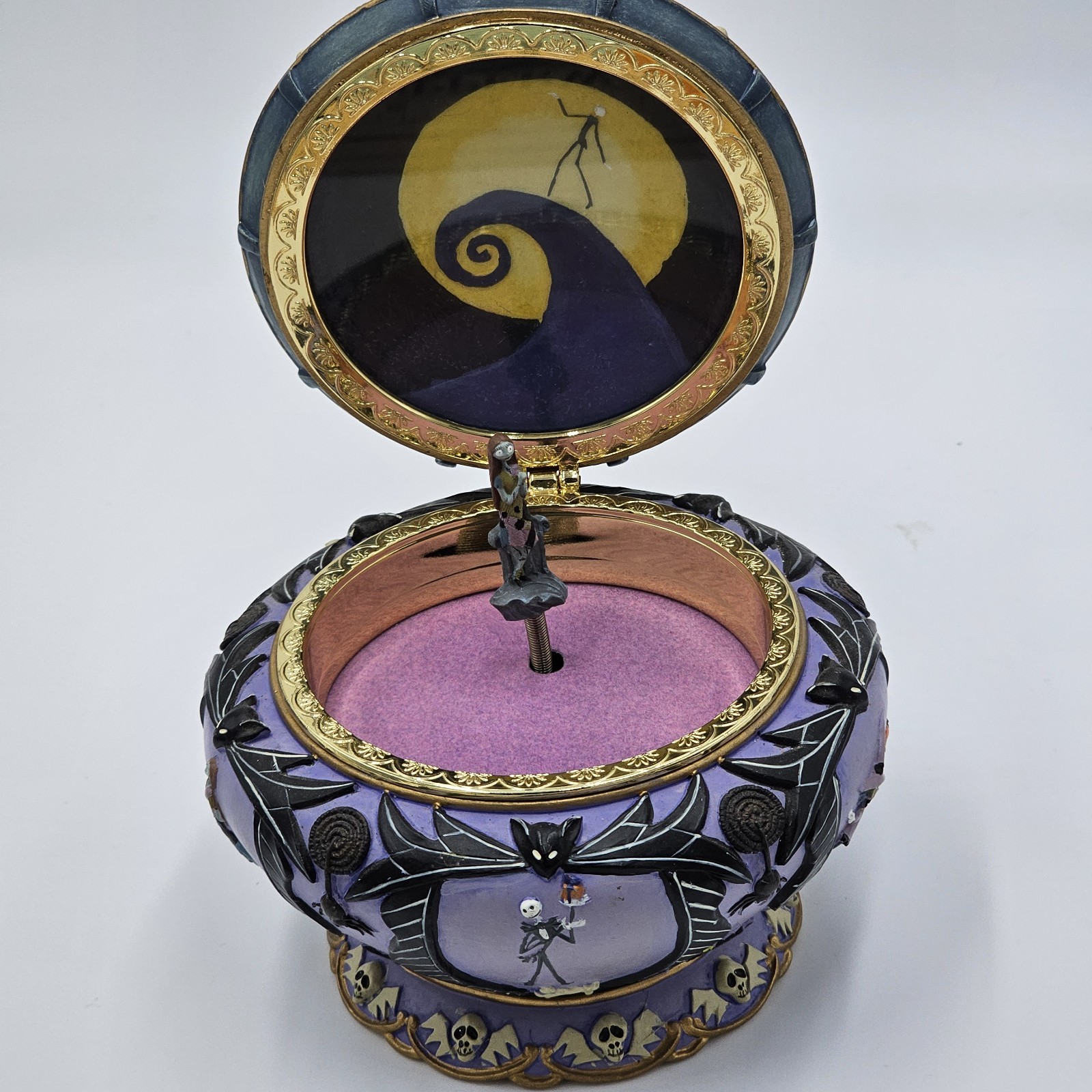 VTG 1993 Nightmare Before Christmas Sally Musical Jewelry Box This is Halloween