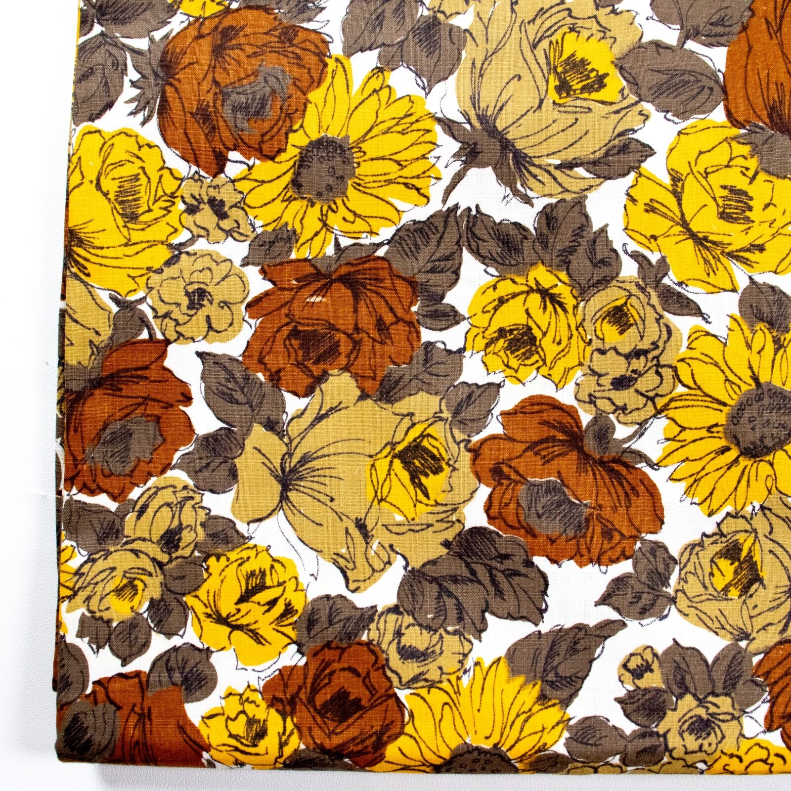 Vtg Cotton Fabric 1960s Yellow Brown Roses 5 Yards Floral Dressmaking Yardage