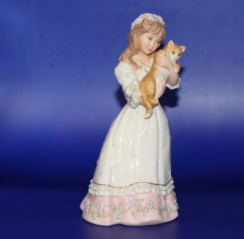 VINTAGE LENOX DEAREST FRIENDS BY SANDRA KUCK 7.25 INCH PORCELAIN FIGURE WITH CAT