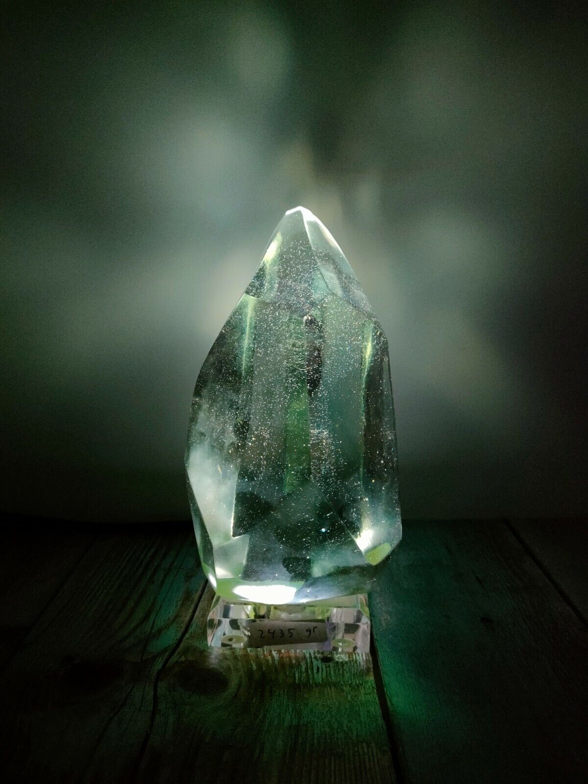 Andara Crystal Natural Cutting Yellow blue 2435gr with base, lamp & dimmer