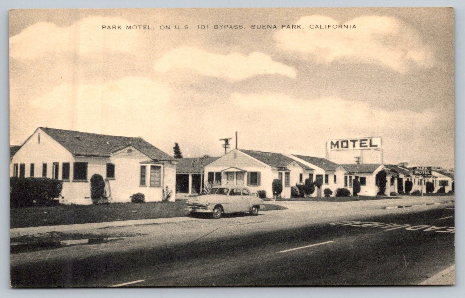 Park Motel US 101 Bypass Buena Park California Postcard 