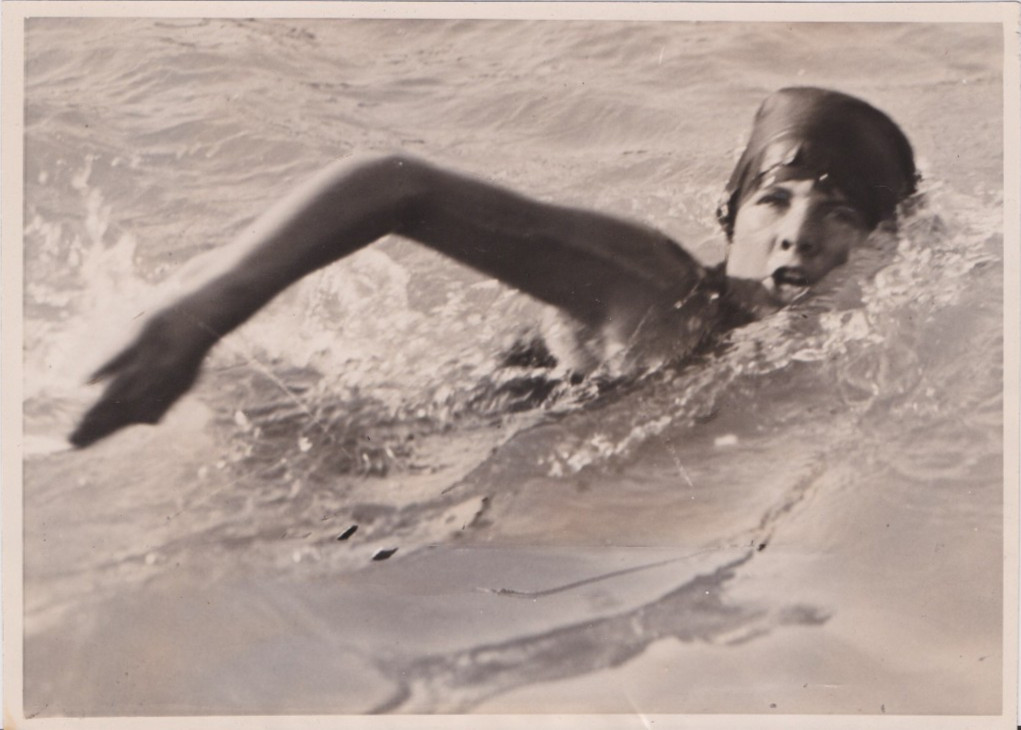 1922 Press Photo California Swimming Champion Hilda Curtis doing crawl stroke