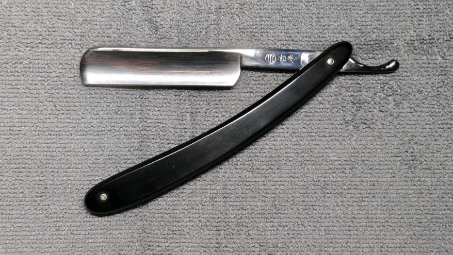 VERY RARE Vintage Iwasaki Tamahagane Japanese Straight Razor *SHAVE READY*