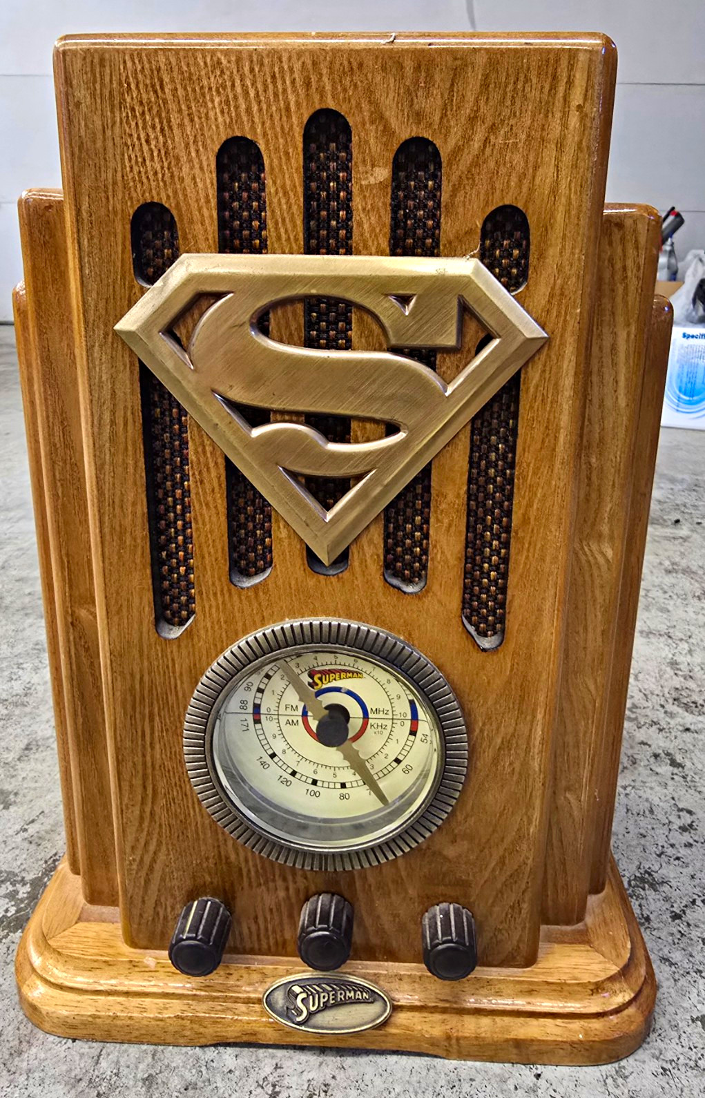 Superman Wood-Look Wooden AM/FM Tabletop Collectible Radio