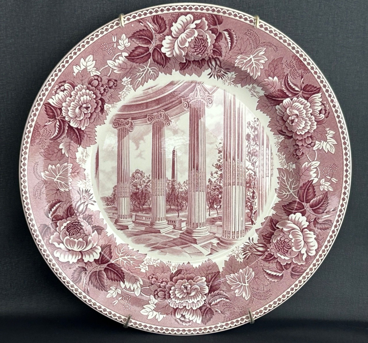 VTG 1932 Wedgwood Washington Bicentennieal Plate WASHINGTON MONUMENT Wine Red VTG 1932 Wedgwood Washington Bicentennieal Plate WASHINGTON MONUMENT Wine Red