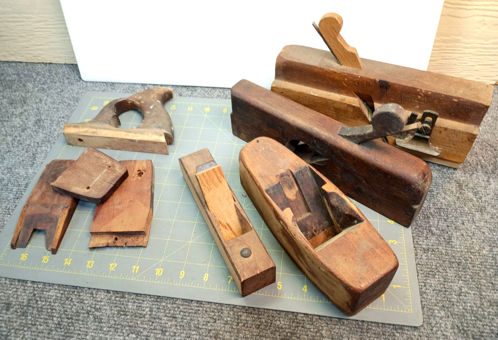 Lot Vintage Old Wooden Planes Unusual Weird Attic Find Antique Parts  KN