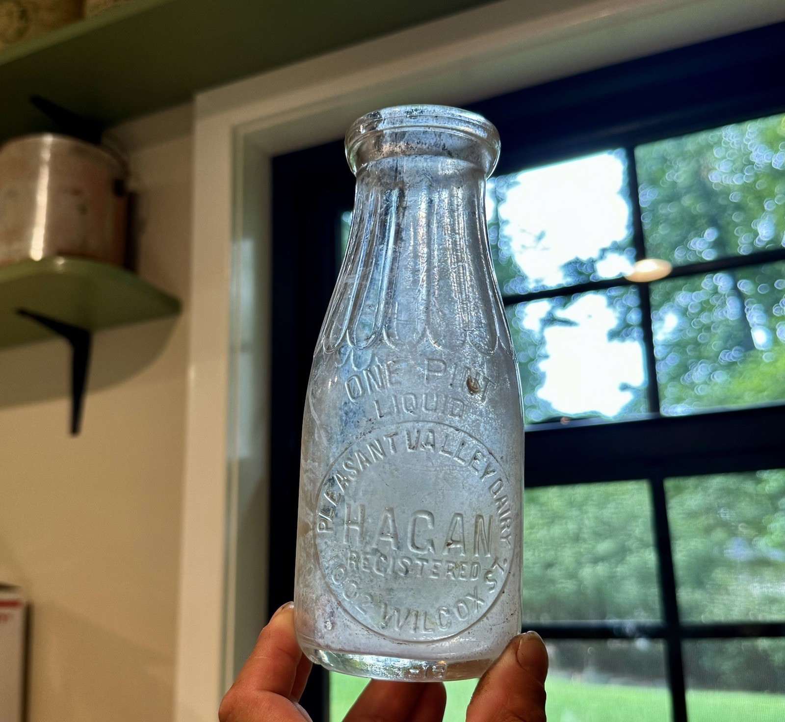 Pleasant Valley Dairy Hagan 1002 Wilcox St Pt Milk Bottle Baltimore MD Ca 1923 Pleasant Valley Dairy Hagan 1002 Wilcox St Pt Milk Bottle Baltimore MD Ca 1923