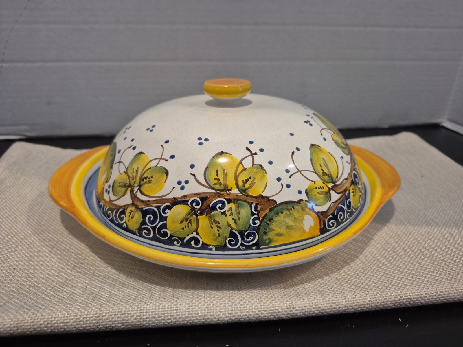 VTG Rampini Radda Handpainted Ceramic Covered Butter Cheese Serving Tray 10.5\