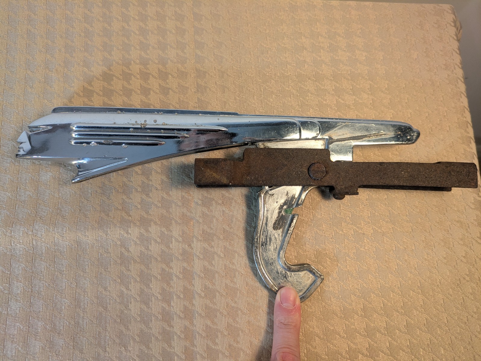 1939 1940 Pontiac 6 Cylinder Indian Chief Hood Ornament Hood Latch Original OEM