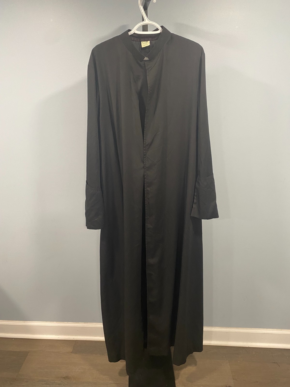 LIGHT WEIGHT SUMMERTIME CASSOCK - JESUIT STYLE (RJ TOOMEY)