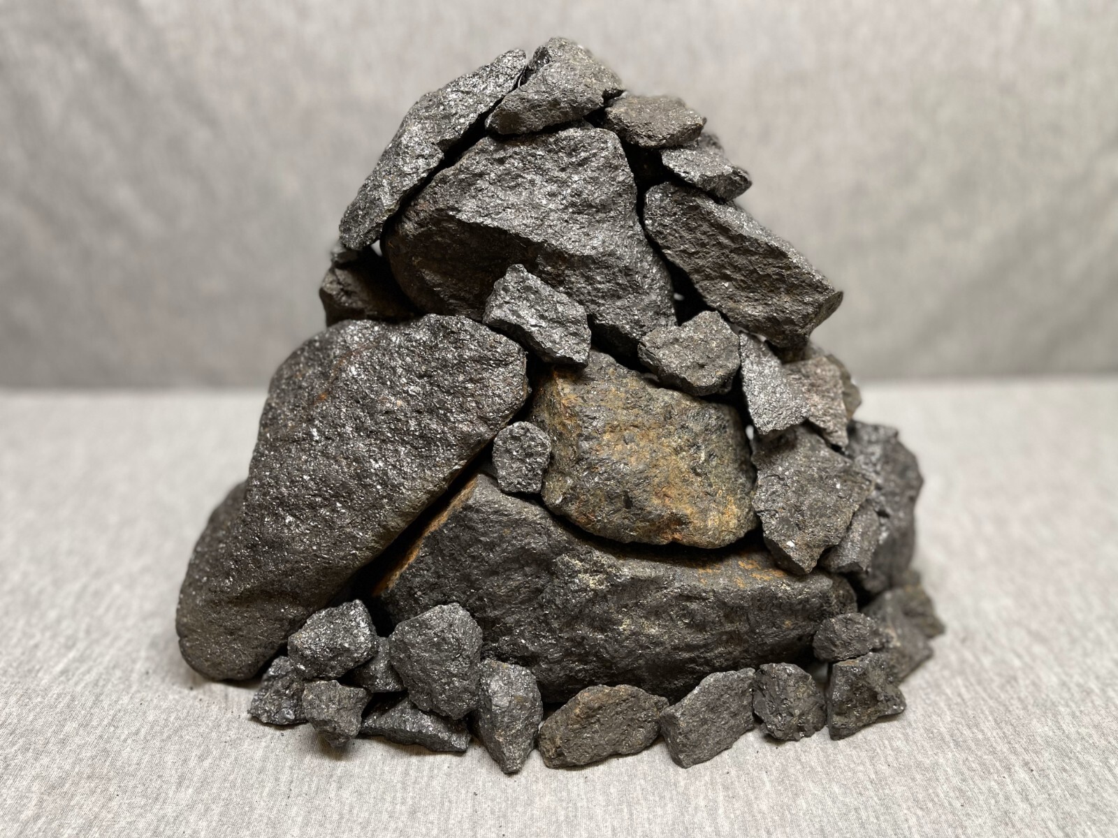 Dark Iron Ore, Magnetite Ore, Smelting Ore, Iron Ore Rock, 30 Pounds