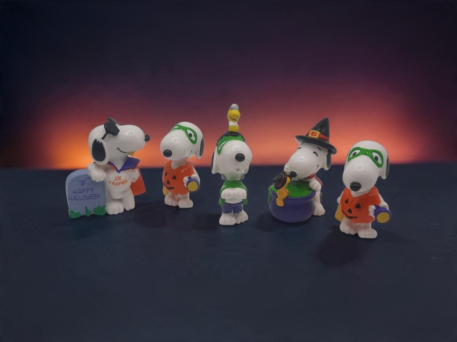 Snoopy Halloween PVC Figures Joe Vampire, Witches Brew Pot, Trick Treat  ☆FIVE☆