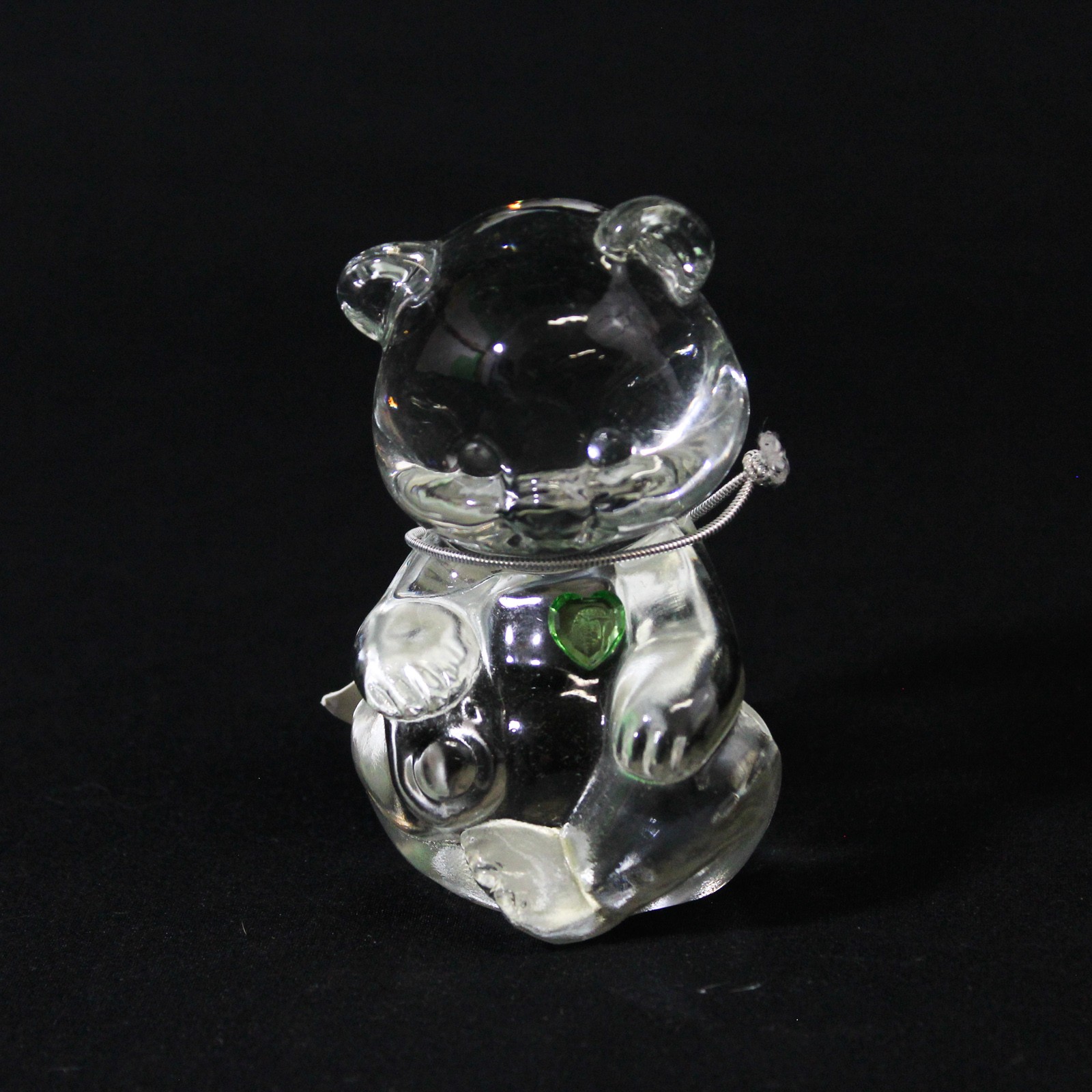Fenton Handcrafted August  Lion Hearted  Glass Bear W/ Peridot Heart And Tag