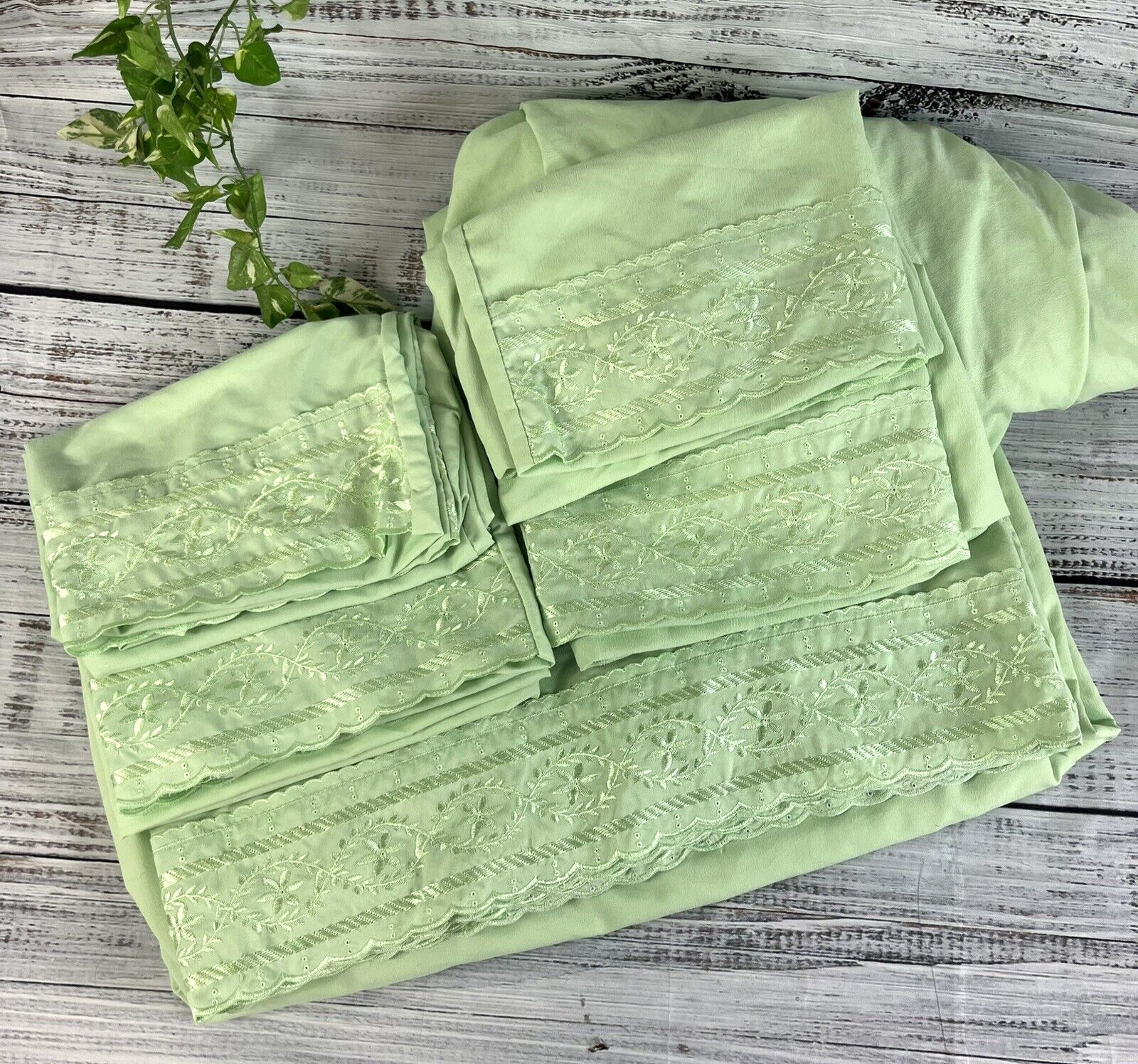 Vintage Green Queen Sheet Set w Four Pillow Cases Embroidery Eyelet Granny Core