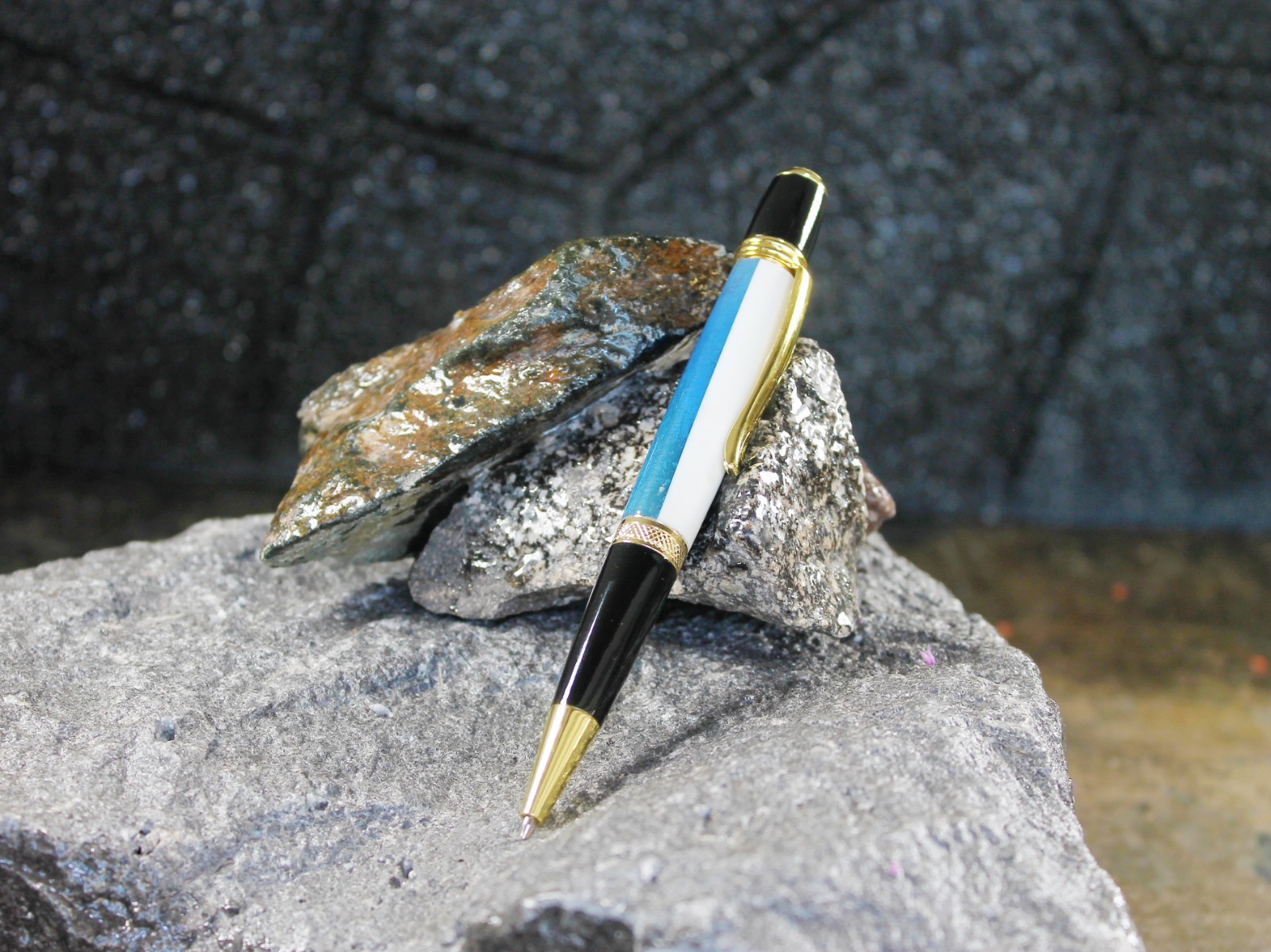 Resin Pen - Gold/Black/Blue/ White     (P-017)     