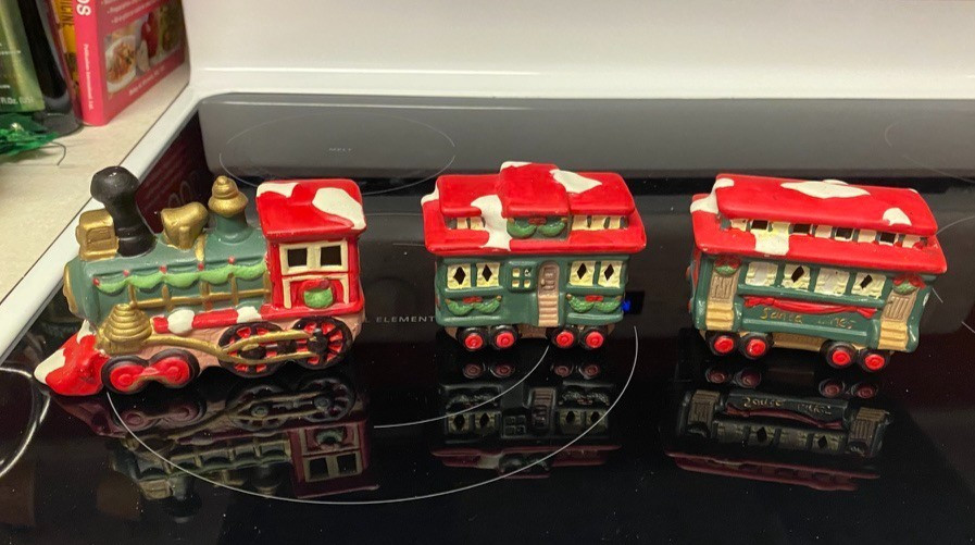 vintage small painted porcelain 3 car train