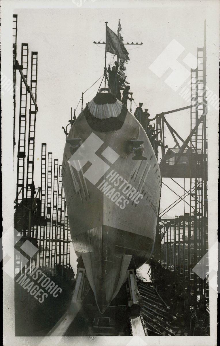 1939 Photo of two new destroyers being launched at the Federal Shipbuilding