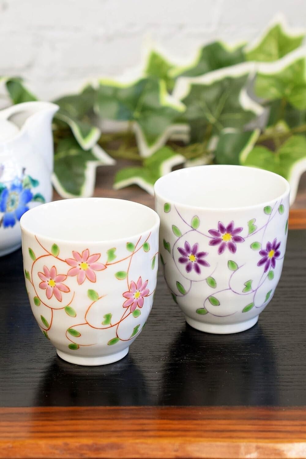 Kutani yaki porcelain Yunomi set Japanese tea cup Hana Karakusa made in japan